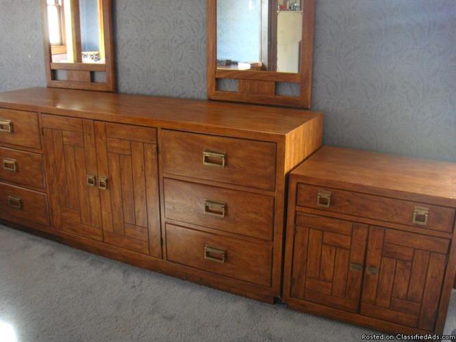 drexel heritage oak bedroom set / excellent condition - price