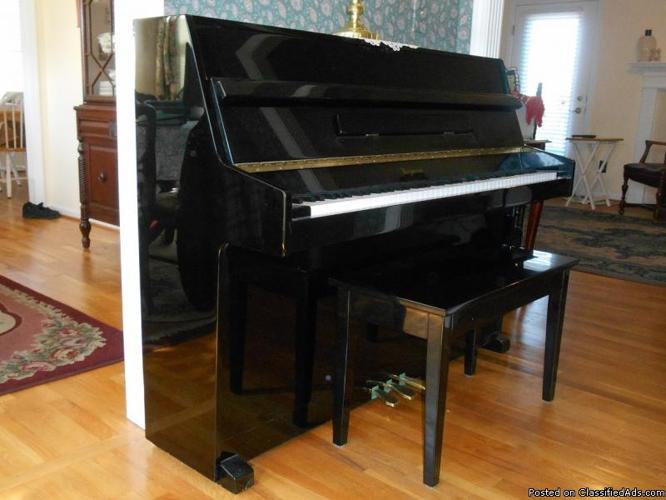 Bergmann High Gloss Black Upright Piano