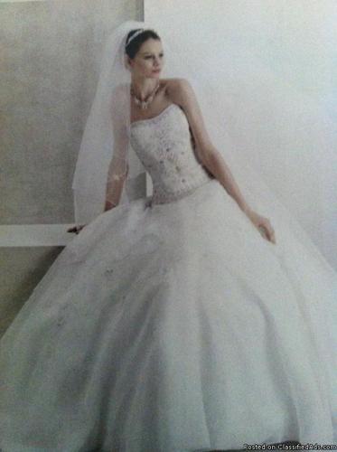 BRAND NEW WEDDING DRESS - Price: 700.00