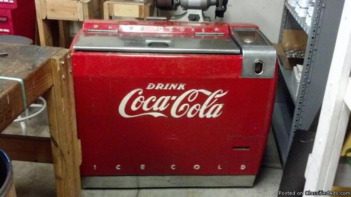 Coke cooler - Price: 1000.00 Firm