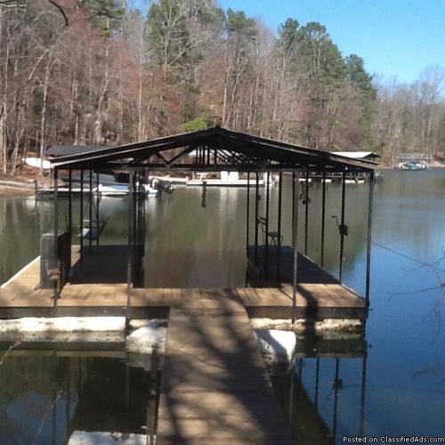 Covered boat dock