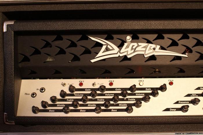 Diezel VH4 guitar cabinet, 100 watts, 4 channels, with Case and MIDI Moose