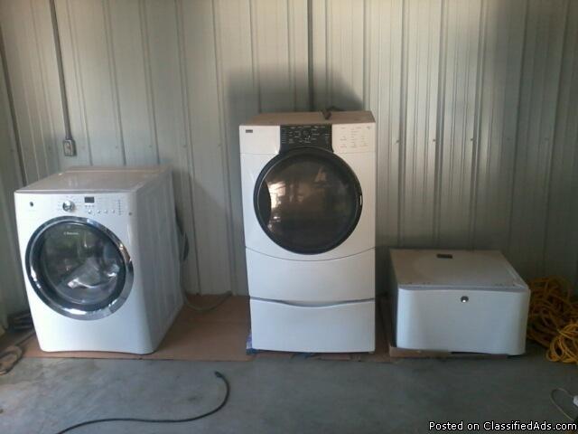 FRONT LOAD WASHER & DRYER - Price: 600