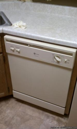 GE Dishwasher - Price: $275