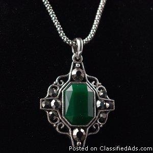 Green Opal Cymophane Diamond Ornate Lady Fashion Charm Necklace