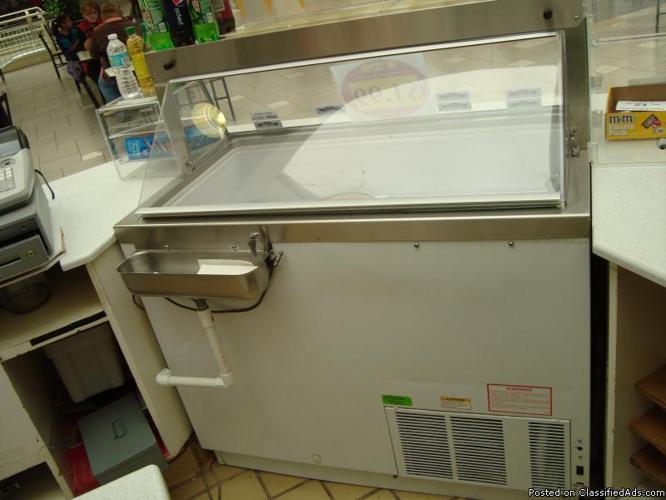 ICE CREAM DIPPING CABINETS