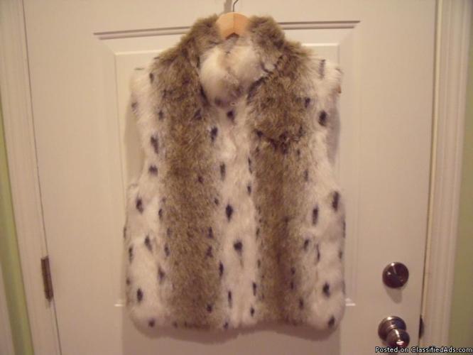 Ladies Ivory Faux Fur Vest Size Small - Price: $75.00 or B/O