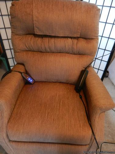 Like New Electric Recliner Lift Chair - Price: $195