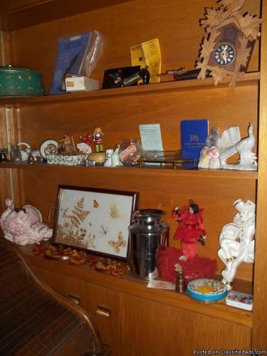 More than 100 collectables - Price: $100.00