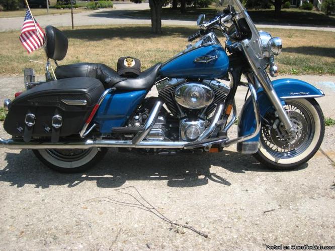 Motorcycle, 2001 Harley-Davidson, Road King Classic. - Price: $10,000.00