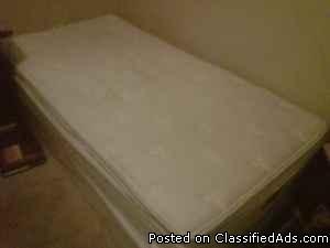 Serta Twin Mattress/Boxspring (Bed) - Price: 200