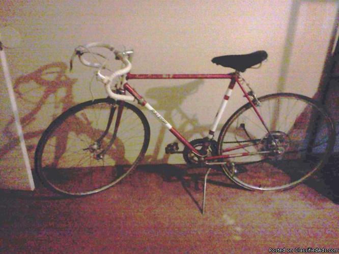 Vintage English Raliegh Carlton Super Course Mark II 70 bike - Price: $ 300.00 cash only