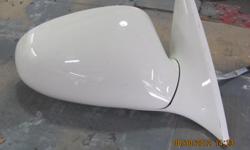 Mirror is for a 2003-2004 &nbsp;Buick Regal, Right side door mirror, Electric (non-heated), folding(non power),White in color.