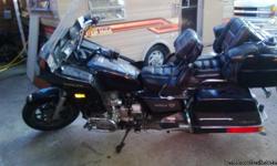 84 Goldwing Aspencade&nbsp;for sale! Runs Great and looks good for an 84! Hard Saddlebags,Trunk,and Fairing with am/fm radio! newer tires and battery! 179k