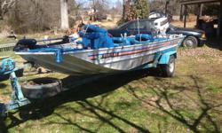 1983 Lowe 16` boat with 95 Johnson 50 HP
66" beam&nbsp;&nbsp; 46" bottom
Boat is in great shape motor crank an runs like new
2 anchors
45lb foot control motorguide trolling motor
storage and live well
new steering cable and helm
new tires on
