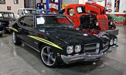 Passing Lane Motors, LLC, St. Louis's Premier Classic Car Dealer, is pleased to present this 1972 Pontiac LeMans for sale!
Highlights of this 1972 LeMans Include:
5.7L V8 Engine
Automatic Transmission
Optional Pontiac "eyebrow" stripes
Rare Vedero Green