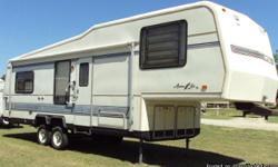 32' Fifth Wheel
This unit features: Aluminum construction, cloth interior, 40 gal water capacity, sleeps 6, Aluminun roof, Carpeting, Wood floor, A/C: 1 Roof Units, Patio Awning, Window Awning, Auxillary Battery, Spare w/carrier, 4 Burner Stove -Oven,