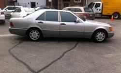 1993 mercedes-benz 300SE odometer: 280000 automatic transmission
It runs well, has no ac, new front tires. Dove it back from California and it drove well, it only used minimum amount of oil. It is priced to sell, below Kelly bluebook. It has around