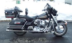 Ready to ride very clean 96 Electra Glide Classic, Black. 39K miles, garage kept and well maintained. 1340cc engine has hi flow air cleaner, rejetted carb, Andrews cam, hi performance ignition, Samson true dual exhaust system. THIS BIKE GETS ABOUT 45 MPG.