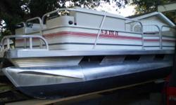 1996 starcraft 24 foot pontoon boat with a 1996 90 hp mercury outboard moter
boat. runs great seats and carpet are like new it has a stereo,grill and toilet.
the boat has a lote of room and can be use at night
phone 985-288-8796 ask for chuck
email