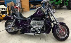Here is your chance to buy a nearly new Boss Hoss!&nbsp; This has been owned by a collector who is down sizing a bit.&nbsp; This bike is nearly perfect as you will see in the pictures.&nbsp; It has been professionaly maintained by a in house