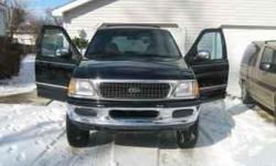 1998 Ford Expedition XLT 4.6 v8 approximately 133000 miles fully loaded has 3rd row seat 4 wheel drive running boards roof rack and trailer towing package