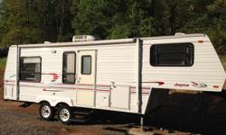 1998 Jayco Eagle in excellant condition, No leaks.&nbsp; Sleep 6 with Queen bed. Inside like brand new. Has Gas stove, Microwave, 3 way Refridge. Furnice and air conditioning.&nbsp;Everything works like new. &nbsp;Good Tread on tires. $6200.00 or best