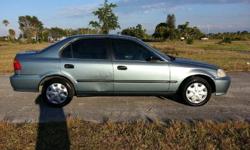 1999 Honda Civic - $2450 CASH out the door **ROCK BOTTOM PRICE** NO Dealer Fees! We can even help you get a temporary paper plate for up to 2 months for you to drive legally.**Podemos con segirle placa de papel temporalia para que maneje legal.
Very