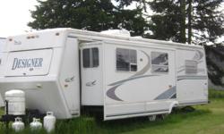 32 FT DESIGNER JAYCO, 11FT SLIDE FOR LV ROOM AND KITCHEN,NEW CARPET BLINDS,HAS CENTERAL AIR AND HEAT BOTH WORK,MICROWAVE 3 BURNER STOVE W/OVEN LAREG FERGE, QUEEN SIZE WALKAROUUND BED IN
BACK 2 EXIT DOORS. 20FT AWENING, TIRES GOOD , NO LEAKS,SHOWER