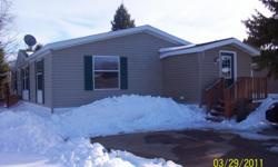 2001 Redman 28 x 52 double wide
3 bedroom 2 bath
new carpeting through out house and knotty pine walls in the living room
located in mink capital terrace in Medford
Can stay in park (with parks approval) or you can move it to your location at your