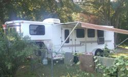 2004Silver Star Starlite edition all aluim. 3 horae slant w/tack in back. Full living qtrs (6' short wall) with awning and generator. 19,000 obo.