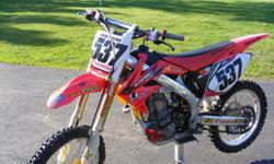 This is my 2006 crf450r dirtbike i bought it last year in 2013 from the original owner.bike has never been raced.low hours
It has big bore kit with Boyesen quickshot&nbsp;carb
Hinson clutch componets
brand new clutch cable replaced 2013
shocks were