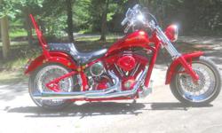 2006 CUSTOM BUILT HARLEY DAVIDSON! ONLY RIDEN ONCE!
MOTOR AND TRANSMISSION ARE FROM MY 1991 FLHTC, AROUND 30,000 MILES.
THE START HAS A BUTTON FOR EMERGENCY STARTS (FORGOT OR LOST KEY). THE SPRING IN THIS BUTTON MUST HAVE CAME LOOSE BECAUSE THE STARTER