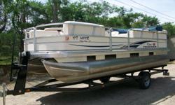 21' Signature Series, 25hp Merc 4-Stroke with tilt. Changing room, full cover & Trailer. Fresh water only, excellent condition.