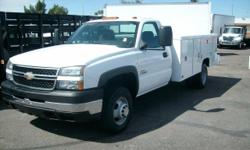 4229-p 2007 chevy 3500 11 foot serv body 30k
duramax diesel allison 5 speed auto air cond tilt wheel
seats 3..only 30,000 miles...11 foot service body with
top opening bins extender bumper area..great shape..we just
completly serviced it thru our new UD
