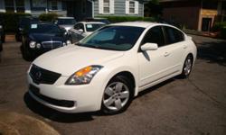 2007 Nissan Altima , automatic , drives great , leather seats , power windows , power locks , power mirrors , great tires &nbsp;, CD Player , key less entry and key less start with alarm system &nbsp;and much more.
Only 96 K miles !!!!&nbsp;
I am a dealer