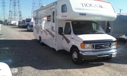 2008 Fleetwood Tioga Ranger Class C....Model 31W
Ford E450 305 HP V10 Triton gas engine. 31 feet in length with one
slide-out in dining and sofa area !! It has an automatic hydraulic leveling
system and a fully transferable extended warranty with 2 years