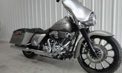 2009 HARLEY DAVIDSON FLHX STREET GLIDE. IT HAS 15,500 MILES, STAGE 1 BIG BORE KIT (103"), SE 211 CAMS, PROGRAMMABLE RACE TUNER, SCREAMING EAGLE PIPES ,ALL SYNTHETIC FLUIDS,&nbsp; 21" RENEGADE FRONT WHEEL, MATCHING DUAL FRONT BRAKE ROTORS, CRUISE CONTROL,