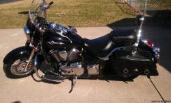 2009 Kawasaki Vulcan 900
Very clean, excellent condition, ready to ride!
Liquid cooled and fuel injected&nbsp;
Chrome engine guard, grips and highway pegs
New battery&nbsp;
Leather, hard sided saddle bags&nbsp;
Includes windshield
Like New Condition