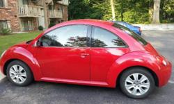 2009 Volkswagen Beetle 2 door,
37500 MILES Automatic transmission,
in great condition, looks and drive like brand new, exellent interior with leather seats
Good care of the beetle, and only used #93 gas from Shell for it.&nbsp;
New exchanged battery?and