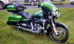 SELLING MY 2011 CVO SCREAMIN EAGLE STREET GLIDE, FLHXSE2. COLOR IS KRYPTONITE GREEN/BLACK DIAMOND, ONLY 515 DELIVERED IN THE US. BIKE IS IN EXCELLENT CONDITION AND RECENTLY PUT ON NEW TIRES.
THESE ARE SOME OF THE EXTRA THINGS I HAVE ADDED:
COLOR MATCHED