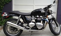 Triumph Thruxton 2012 Black, with 2090 Miles. Excellent condition with no scrapes, dents, or dings. In great mechanical condition. Garage kept. For questions send me an e-mail at : kevenimburd@hotmail.com