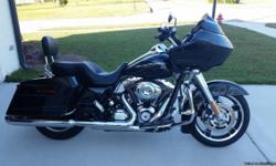 &nbsp;
This bike is a one owner and adult ridden. It is in perfect condition, with 1143 original miles. It has the following options:
Security, Cruise
Control, and ABS brakes.
It has the installed:
HD Windsplitter screen (I have stock screen)
HD Sundowner