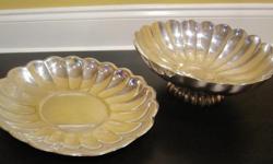 Here I am selling 2 different silver plated dishes . you have to buy both please. it is 25 dollars flat rate for both.
1-Reed and barton EPNS 110
2-reed and barton ENPS 60
these show some sign of use but are in good condition.
If you want more pictures