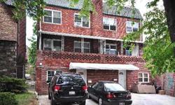 &nbsp;
6br - Legal 3 family house for sale! Near All!!!! (Rego Park , Forest Hills, NY)
&nbsp;
3 family house is for sale by owner. All 3 floors are above ground level and all are 2 bedroom apartments. It is located in the heart of the Rego Park. It is