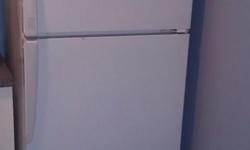 Fridge - $125 - Amana Distinction. 33.5w x 31d x 67.5h
Works perfectly and in great condition! Only getting rid of it because we've updated to stainless. This is a tough size to find (due to width and height) without paying a ton. Great find for someone