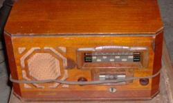 Here is an antique tube radio.&nbsp; It does need a little work but is good condition overall
