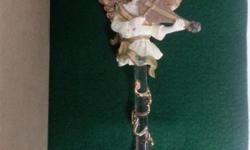 AVON Sparkling Angel Icicle Christmas Decoration.&nbsp; 10inches.&nbsp; Add some Sparkle to your Christmas with this beautiful Angel Icicle.&nbsp; Hang it on your Tree, or display it as a Manger addition.&nbsp; Collector Item.
If Shipped, please add $4.95