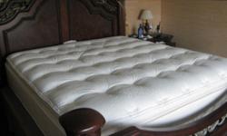 This is a $5000.00 mattress and Box Spring.Paid $1600.00 No springs or coils. This a 100% latex foam Eurotop. You will never find a deal like this. Please see the following description.
Aireloom
Featuring:
? Body pressure-relieving construction
? English