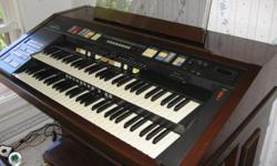Excellent condition in beautiful Walnut finish. Never touched commercially. Home Organ. Vintage, first year Hammond went MIDI capable. Original replica made for comparable popular Hammond B-3. A 1986 Super CX-1 Hammond Organ.. 16 rythm option switches w/3